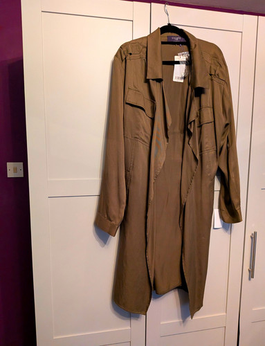 Violeta mango brown - by,